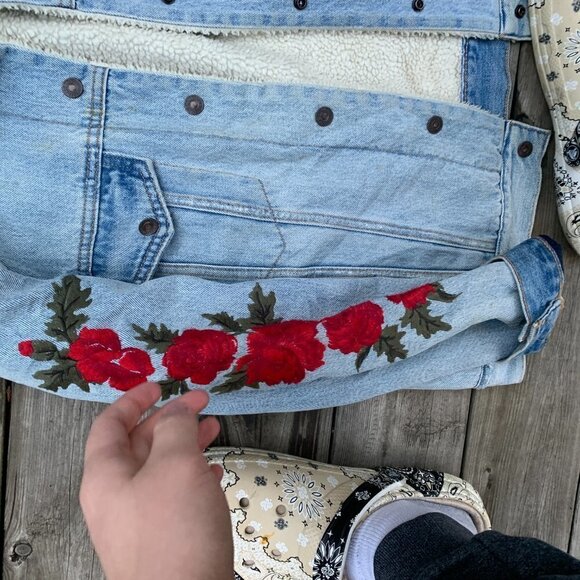 Sherpa Lined Levis Denim Rose Jean Jacket Large - Picture 9 of 11